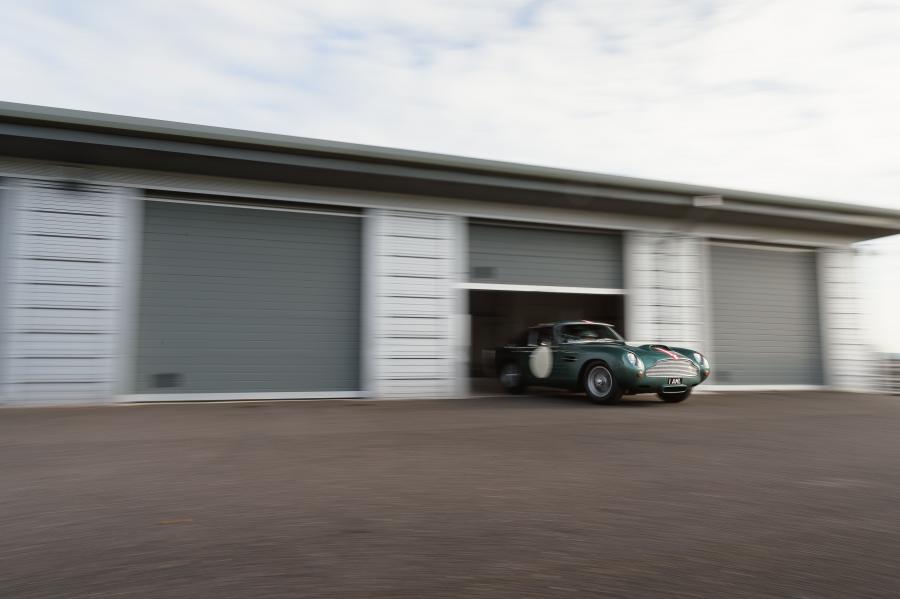  Aston Martin DB4 GT Continuation 2017 года  (WW) (фото 74 из 83)